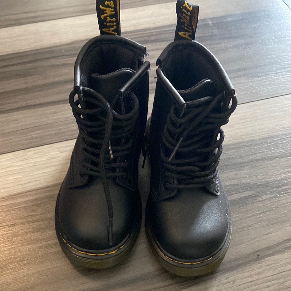 Toddler doc martens